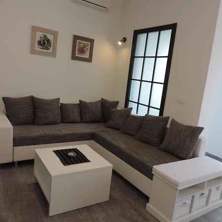Apartments Lori Biograd Na Moru Bagian luar foto