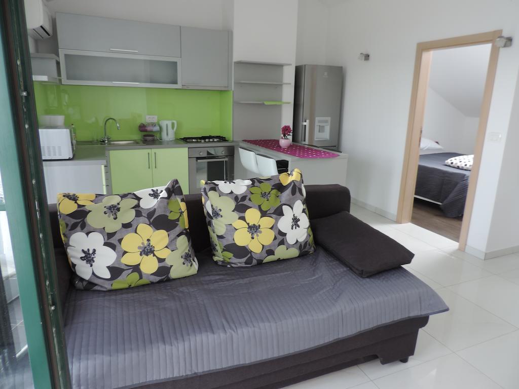 Apartments Lori Biograd Na Moru Ruang foto